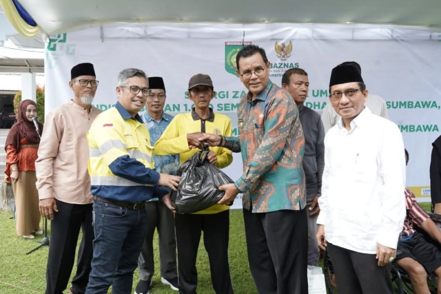 Berbagi Ramadan: Bupati Sumbawa Terima 5.760 Paket Sembako dari PT AMMAN untuk Ringankan Beban Masyarakat