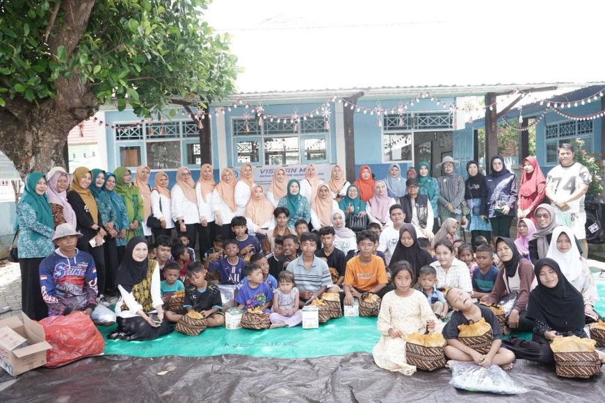 Senyum yang Kembali Mekar: TP PKK dan DWP Sumbawa Balut Luka Anak-Anak Korban Kebakaran Kalimango
