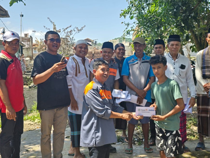 Membalut Luka dengan Kepedulian: LAZISMU Sumbawa Hadirkan Senyum bagi Korban Kebakaran Kalimango