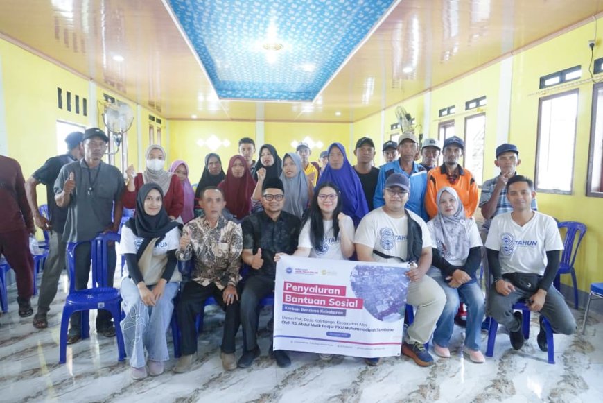 RS Abdul Malik Fadjar PKU Muhammadiyah Salurkan Bantuan  Amanah Kasih untuk Korban Kebakaran Kalimango