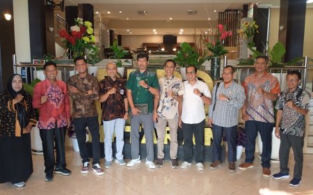 Pansus LKPJ DPRD Sumbawa Kaji "Praktek Baik" Tata Kelola Kota dan PAD ke DPRD Mataram