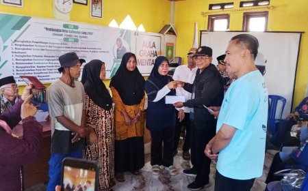 Tetap Mengabdi Meski Purna Tugas, PWRI Sumbawa Salurkan Bantuan untuk Korban Kebakaran di Alas