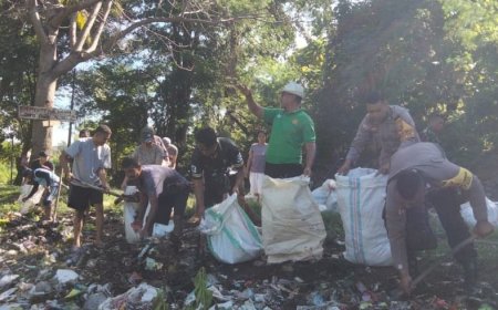 Sinergi TNI-Polri dan Pemerintah Kecamatan Moyo Hulu Gelar Gotong Royong