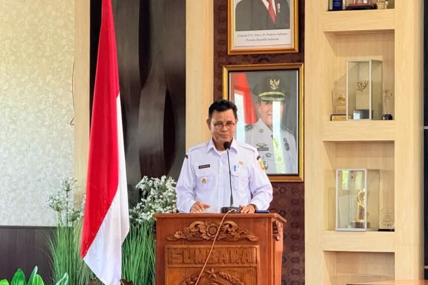 Bupati Sumbawa Dorong ASN Jadi Pelopor Aktivasi Identitas Kependudukan Digital (IKD)