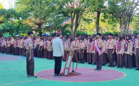Lebih dari Sekadar Angka: Pesan Humanis Hardiknas di SMPN 1 Labuhan Badas