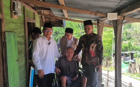 Sebuah Harapan Di Balik Kursi Roda: Baznas Sumbawa Hadirkan Senyum Untuk M. Saleh dan Zakaria di Sabeok