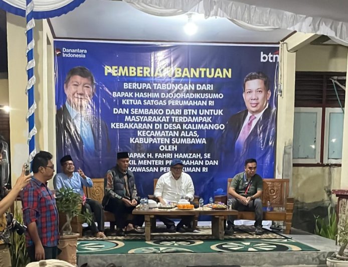 Wamen PKP RI Fahri Hamzah Temui Korban Kebakaran Kalimango, Huntara Ditarget Rampung Dua Bulan