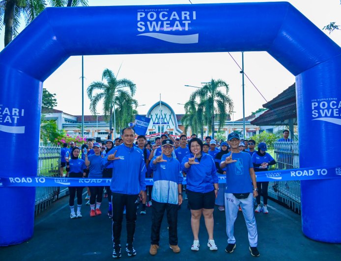 Sekda NTB Lepas 550 Runners pada Road to Mataram Menuju Pocari Sweat Run Lombok 2026