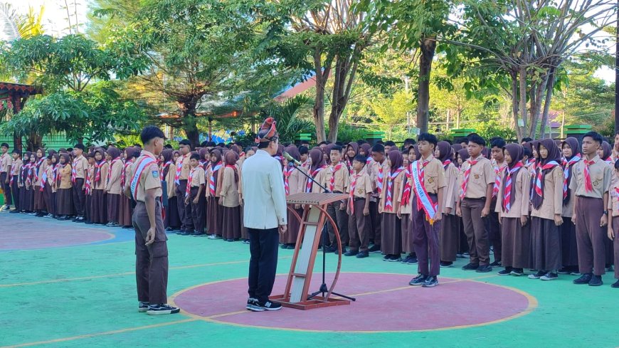 Lebih dari Sekadar Angka: Pesan Humanis Hardiknas di SMPN 1 Labuhan Badas
