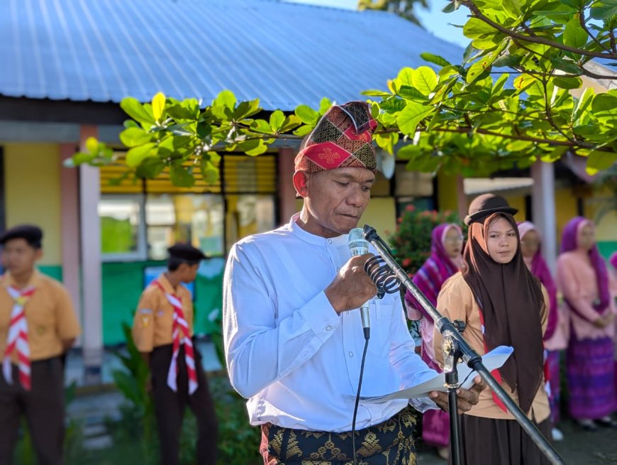 Penuh Khidmat, SMPN 1 Moyo Utara Peringati Hardiknas 2026: Tekankan Pendidikan Bermutu untuk Semua
