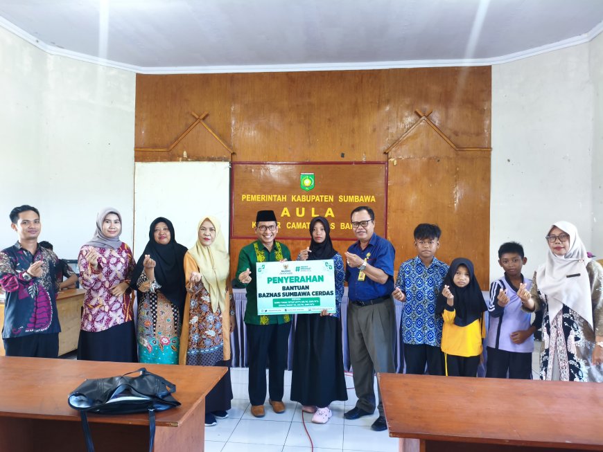 BAZNAS Sumbawa Salurkan Bantuan Program “Sumbawa Cerdas” untuk 272 Murid dan GTT di Alas Barat