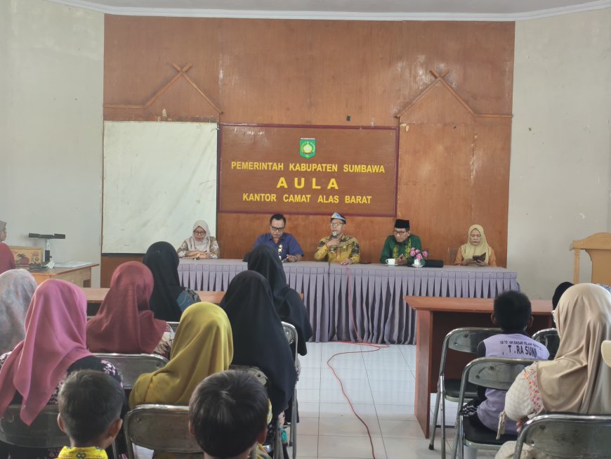 BAZNAS Sumbawa Salurkan Bantuan Program “Sumbawa Cerdas” untuk 272 Murid dan GTT di Alas Barat