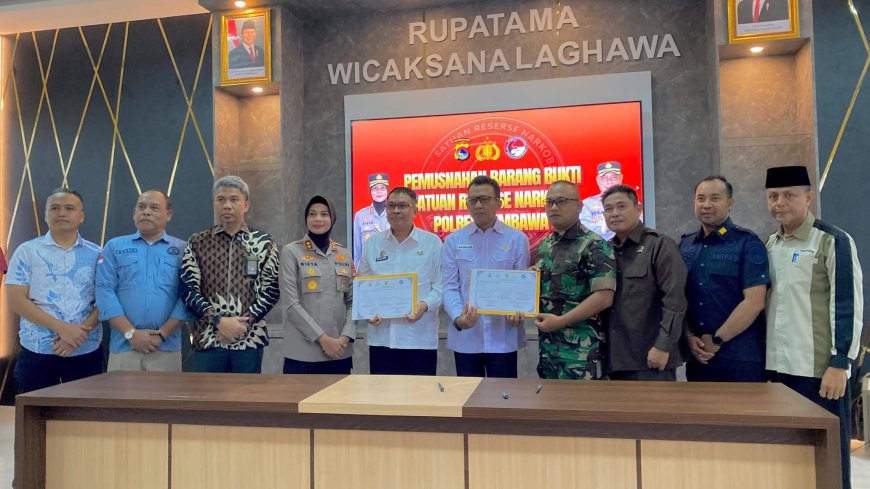 Hadiri Pemusnahan Barang Bukti Narkotika, Sekda Budi Prasetiyo: Pemerintah Daerah Siap Bersinergi Berantas Narkoba di Sumbawa
