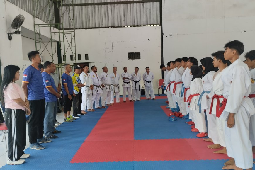 KONI Sumbawa Tinjau Pelatkab Karate FORKI Sumbawa Tekankan Target Emas demi Tiket PON 2028
