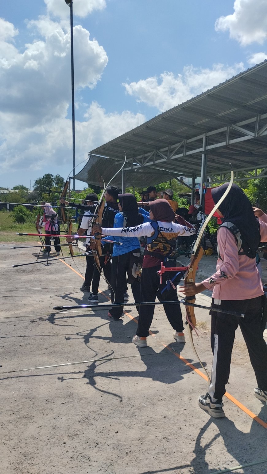 KONI Sumbawa Tinjau Pelatkab Panahan, Tegaskan Target Juara di Porprov NTB