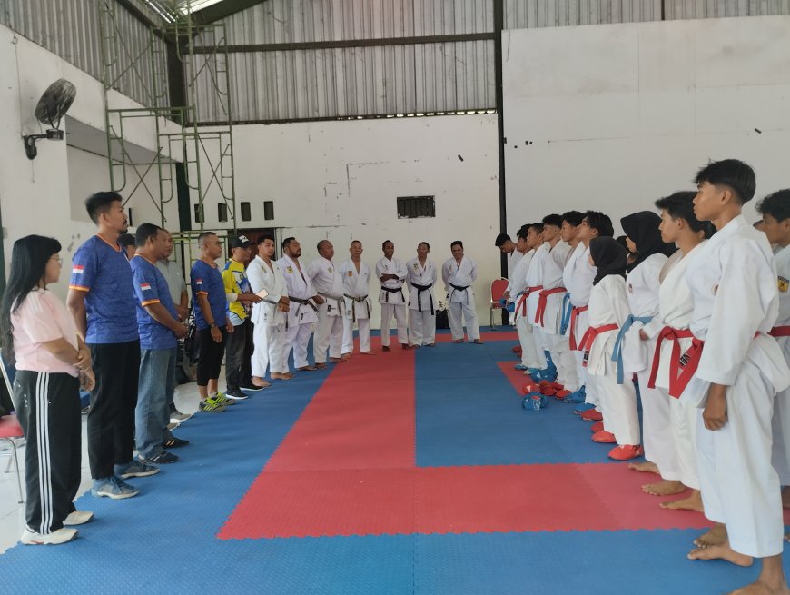 KONI Sumbawa Tinjau Pelatkab Karate FORKI Sumbawa Tekankan Target Emas demi Tiket PON 2028