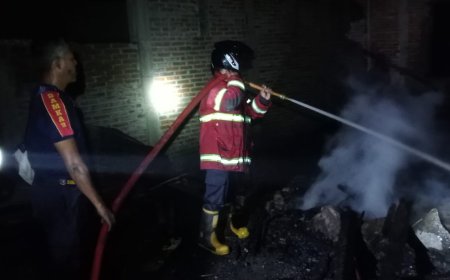 Rumah Semi Permanen di Plampang Sumbawa Ludes Terbakar, Kerugian Ditaksir Capai Rp150 Juta