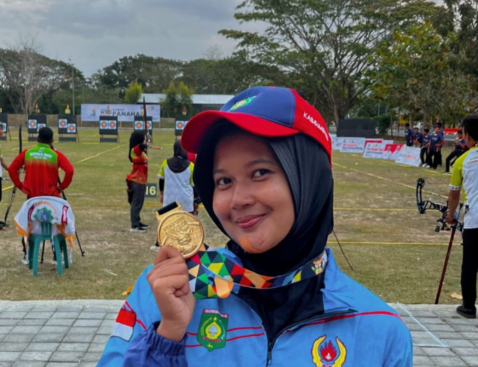 Menuju Medali Emas : Perjalanan Gemilang Cinta Sakinah Rizkilah Mahasiswa Unram di Panahan Recurve 70m Mix PORPROV NTB 2026