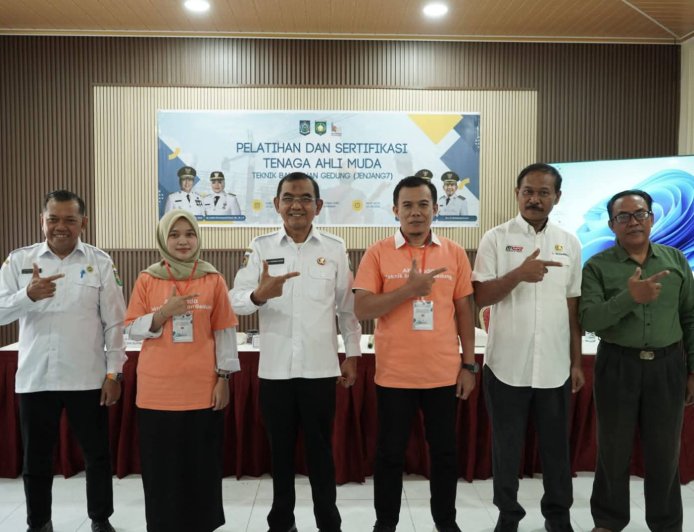 Wabup Ansori Buka Pelatihan dan Sertifikasi Tenaga Ahli Muda Teknik Bangunan Gedung, Tegaskan Kunci Utama Pembangunan Berkualitas di Sumbawa