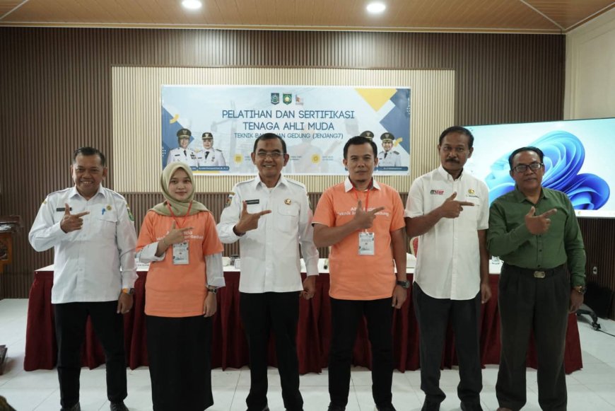 Wabup Ansori Buka Pelatihan dan Sertifikasi Tenaga Ahli Muda Teknik Bangunan Gedung, Tegaskan Kunci Utama Pembangunan Berkualitas di Sumbawa