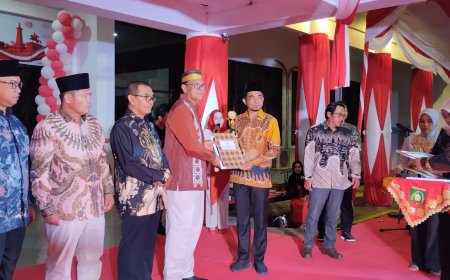 Malam Tasyakuran HUT RI ke-81: Desa Batu Bulan Raih Juara I Lomba Kebersihan Tingkat Kabupaten Sumbawa