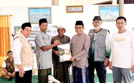 Kepala Desa Baturotok Tunaikan Zakat Maal berupa Kopi melalui BAZNAS Sumbawa, Jadi Teladan bagi Masyarakat