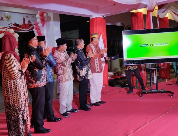 Langkah Maju Digitalisasi Daerah, Bupati Sumbawa Launching Aplikasi Smart Tax pada Malam Tasyakuran HUT RI ke-81