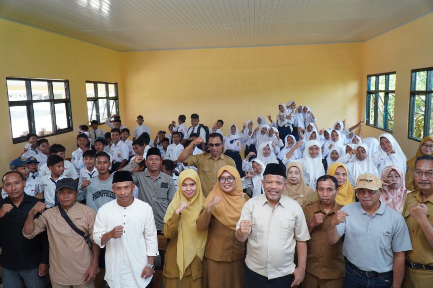 Semangat Baru di SMPN 2 Unter Iwes: H. Johan Rosihan Jadi Pembina Upacara, Beri Motivasi Digital hingga Sosialisasi 4 Pilar MPR RI
