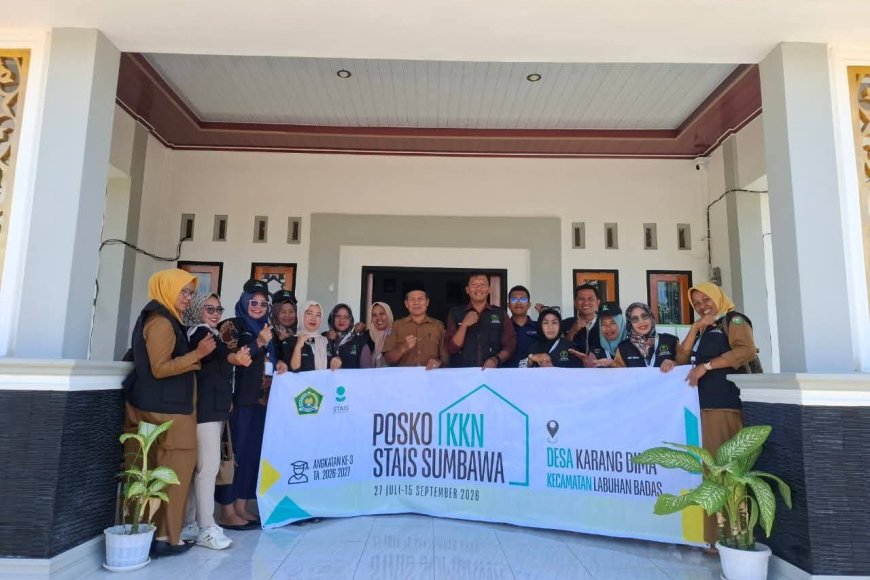 Sambut HUT ke-81 RI, Mahasiswa KKN STAIS dan Warga Karang Dima Gencarkan Gotong Royong