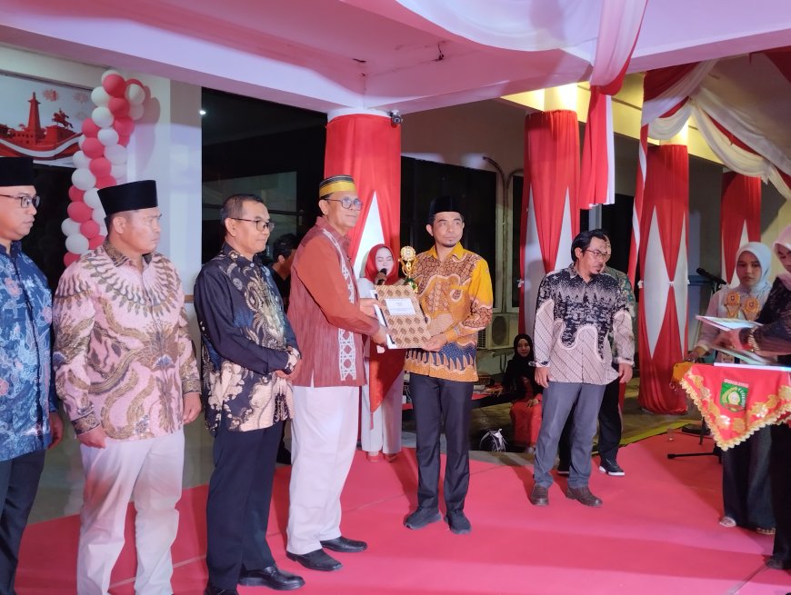 Malam Tasyakuran HUT RI ke-81: Desa Batu Bulan Raih Juara I Lomba Kebersihan Tingkat Kabupaten Sumbawa