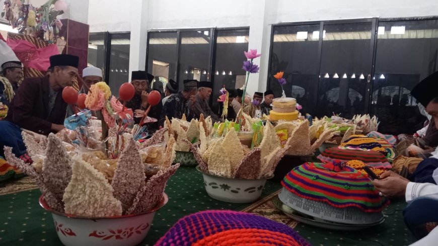 Tradisi Maulid Dusun Kaduk Tetap Terjaga, Ketua Umum Pajatu Adat LATS Berikan Apresiasi