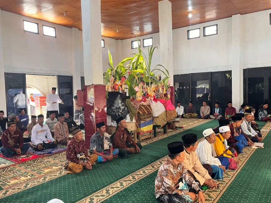 Tradisi Maulid Dusun Kaduk Tetap Terjaga, Ketua Umum Pajatu Adat LATS Berikan Apresiasi
