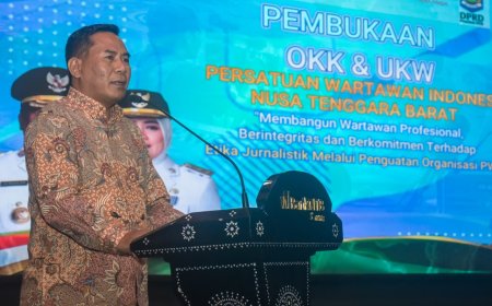 Cetak Wartawan Berintegritas, PWI NTB Resmi Buka Rangkaian OKK dan UKW 2026