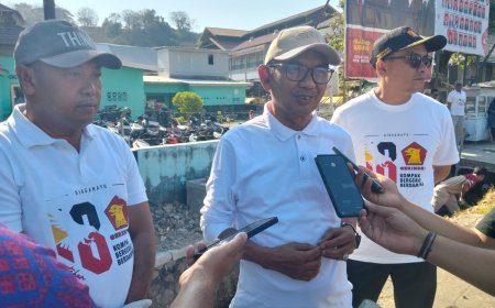 Ketua DPC Gerindra H.Ansori Pimpin Gotong Royong di Pasar Seketeng,  Satu Komando Wujudkan Sumbawa ASRI