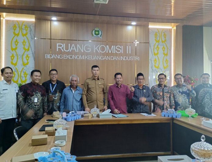 Komisi II DPRD Sumbawa Tekan Akselerasi Lisdes: Targetkan 5 Desa di Batulanteh Terang Benderang Desember 2026