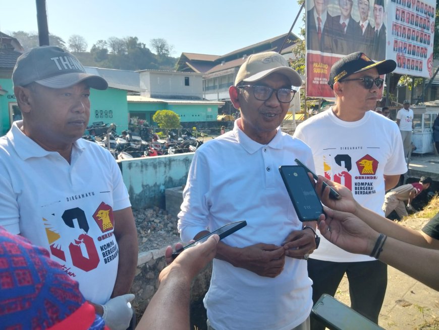 Ketua DPC Gerindra H.Ansori Pimpin Gotong Royong di Pasar Seketeng,  Satu Komando Wujudkan Sumbawa ASRI