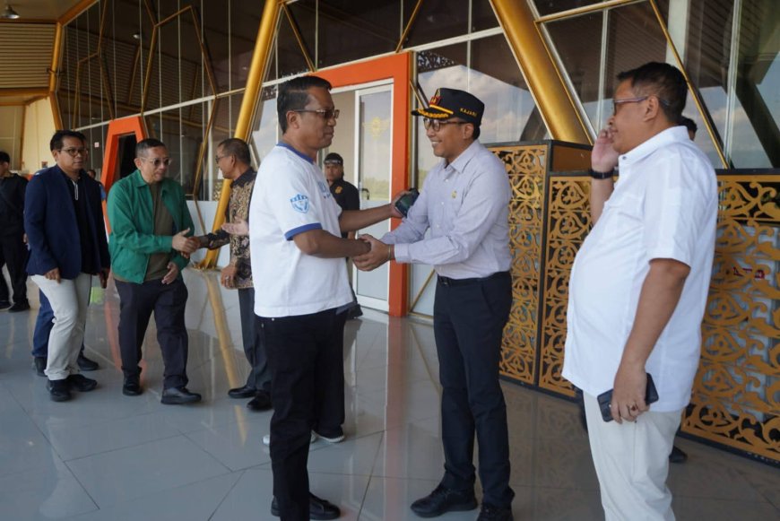 Menteri Hukum RI Tiba di Sumbawa, Festival Hiu Paus di Tarano Jadi Agenda Utama