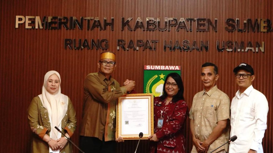 55 Motif Kre Alang Sumbawa Bersertifikat HAKI, Pemda Dorong Pelestarian Dan Regenerasi Penenun