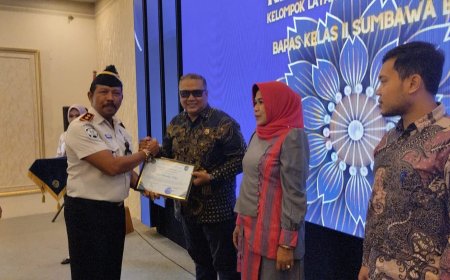 Dukung Reintegrasi Klien Pemasyarakatan Bapas II Sumbawa Besar, Kades Labuhan Burung Iwan Terima Penghargaan dan Dorong Kolaborasi Nyata