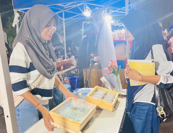 Tak Hanya Jago di Lapangan, Mahasiswa Tambang UTS Unjuk Jiwa Wirausaha  di Car Free Night  Sumbawa