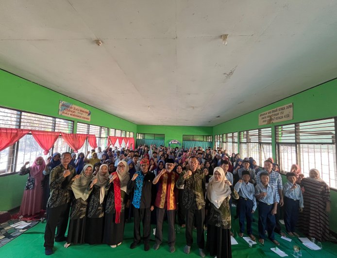 Perkokoh Sinergi Pendidikan Dan Keluarga, SMPN 2 Unter Iwes Sukses Gelar  "Satu Jam Bersama Ayah Atau Bunda"