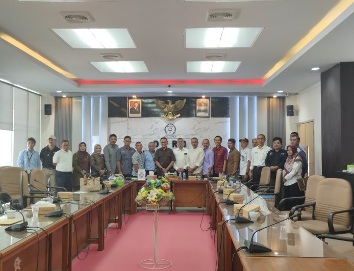 Komisi IV DPRD Sumbawa Gelar RDP Bahas Dugaan PHK Sepihak  Pekerja PT ISS Indonesia