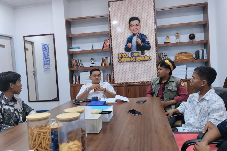 Terima Audiensi  Forum Ilmiah Remaja Sumbawa, Wakil Ketua DPRD Sumbawa Zulfikar Demitry Dorong Pemuda Kritis dan Solutif