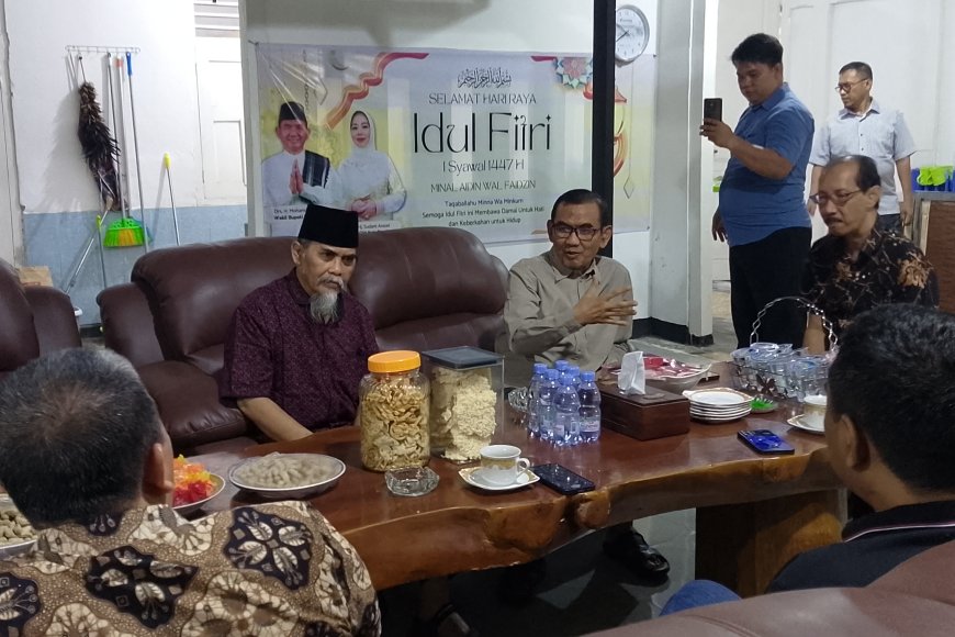 Kehangatan Malam Minggu Bersama Wakil Bupati Sumbawa: Dari Diskusi UMKM, Seni Budaya, hingga Cerita Haru di Tengah Hujan
