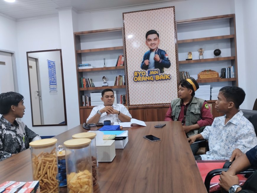 Terima Audiensi  Forum Ilmiah Remaja Sumbawa, Wakil Ketua DPRD Sumbawa Zulfikar Demitry Dorong Pemuda Kritis dan Solutif